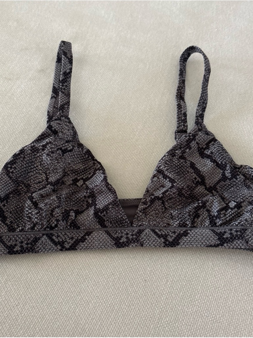 Skims Fits Everybody Triangle Bralette Gray Snake-Print Size M